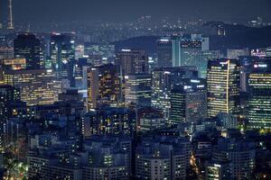 Seoel wolkenkrabbers in de nacht, zuiden Korea. foto