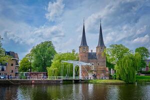 Oostpoort oostelijk poort van Delft. Delft, Nederland foto