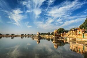 Indisch mijlpaal gadi sagar in Rajasthan foto