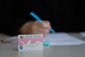 Indonesië kind identiteit kaart kartu identiteiten anak of kia kaart. ID kaart document voor Indonesisch kinderen foto
