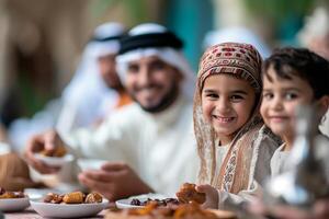 ai gegenereerd moslim familie aan het eten datums foto