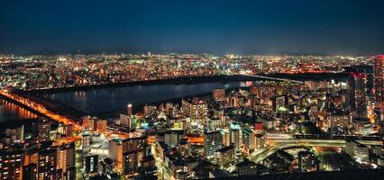 lichten van gebouwen in tokyo gezien van bovenstaand foto