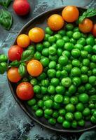 ai gegenereerd bord van groen erwten en tomaten foto