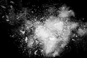 dynamisch wit poeder explosie, bevriezen beweging geklater breken foto