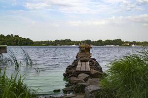 wijnoogst visser plaats Bij de rivier. foto