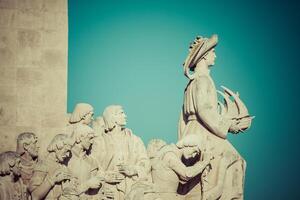 monument naar de ontdekkingen van nieuw wereld in Lissabon, Portugal foto