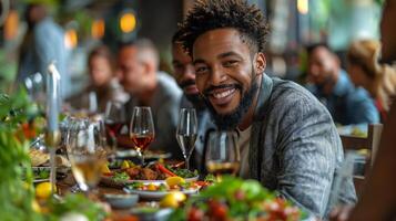 ai gegenereerd Mens zittend Bij tafel met bord van voedsel foto