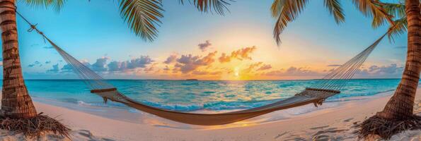 ai gegenereerd een schilderij beeltenis een uitnodigend hangmat geregen tussen twee tropisch bomen Aan een zanderig strand, vastleggen de essence van ontspanning en tropisch paradijs foto