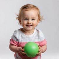 ai gegenereerd een baby glimlachen met een groen tennis bal foto