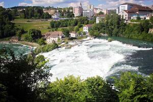 rijn valt in schaffhausen, zwitserland foto