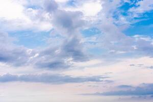 dramatisch wolk lucht achtergrond zwaar regenachtig wolken mooi cloudscape foto