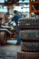 ai gegenereerd banden voor uitverkoop Bij band op te slaan. auto banden zijn Aan de tafel in de garage. foto