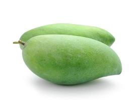 groene mango geïsoleerd op een witte achtergrond foto