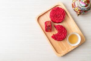 chinese moon cake aardbei rode bonen smaak foto