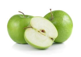 groene appel op witte achtergrond foto