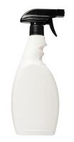 wit plastic fles met verstuiven Aan een geïsoleerd achtergrond, houder voor huishouden Chemicaliën foto