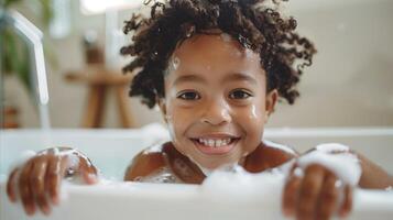 ai gegenereerd vrolijk kind genieten van een bubbel bad in een wit kuip foto