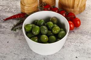 groen gemarineerd Italiaans selectie olijven foto