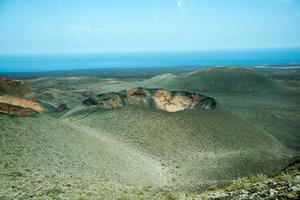 prachtige luchtfoto van timanfaya vulcan. lanzarote, canarische eilanden, spanje. foto