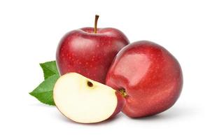 Appel met blad geïsoleerd op witte backgrpund foto