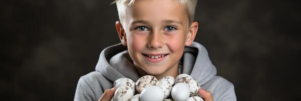 ai gegenereerd energiek Pasen jongen Holding kleurrijk eieren met een vrolijk glimlach, perfect voor toevoegen tekst bijschriften. foto