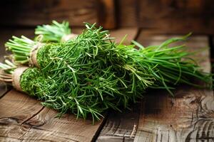 ai gegenereerd bundel van vers groen biologisch rozemarijn Aan houten tafel selectief focus foto