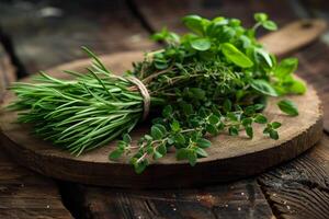 ai gegenereerd vers kruiden en specerijen Aan houten tafel foto