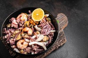 zeevruchten mix garnaal, inktvis, mossel, octopus foto
