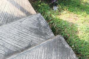buitenkant stijf trap gemaakt met beton en natura steen materialen voor behuizing en villa foto