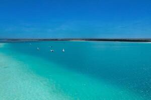 bacalar zeven kleuren lagune in quintana roo foto