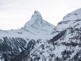 een majestueus ochtend- visie van de matterhorn top in Zermatt, Zwitserland foto