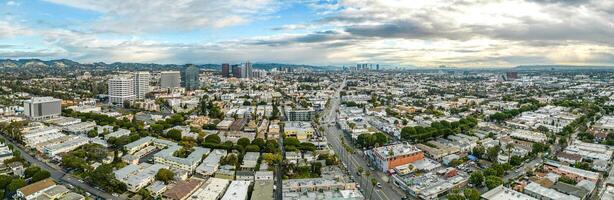 de kerstman monica downtown visie naar los angeles Californië. antenne panorama van de stedelijk stad foto