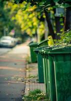 ai gegenereerd groen vuilnis bakken Aan de straat foto