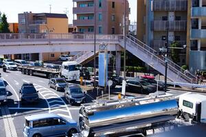 een verkeer jam Bij de downtown straat in tokyo foto