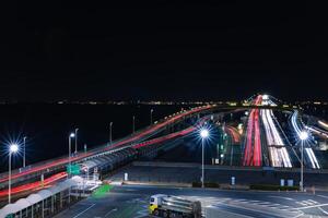 een nacht verkeer jam Aan de snelweg Bij tokyo baai Oppervlakte in chiba foto