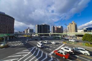 een verkeer jam Bij de groot kruispunt in Kyoto breed schot foto