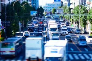 een miniatuur verkeer jam Bij de downtown straat in tokyo foto