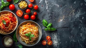 ai gegenereerd Italiaans keuken concept, top visie van twee kommen van pasta met tomaat saus en kaas, vers basilicum, kers tomaten, Aan een donker getextureerde achtergrond foto