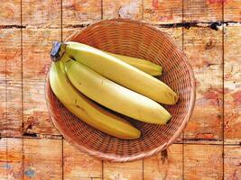 bananen Aan de houten achtergrond foto
