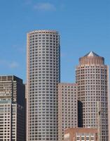 Boston, ma, 2008 - wolkenkrabber gebouwen met blauw lucht foto