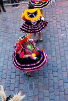 cusco, Peru, 2015 - Dames dansen in inti straalmi festival optocht zuiden Amerika foto