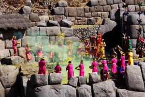 cusco, Peru, 2015 - mannen en Dames in traditioneel kostuum inti straalmi festival zuiden Amerika foto