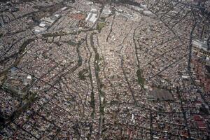 luchtfoto landschap van mexico-stad vanuit het vliegtuig foto