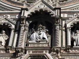 Florence kathedraal de kerstman Maria dei fiori Italië - detail van beeldhouwwerk foto
