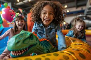 ai gegenereerd kinderen gelukkig spelen met een groen opblaasbaar dinosaurus, glimlacht Aan hun gezichten foto