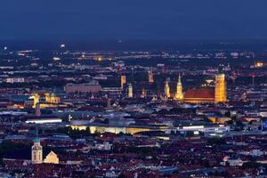 nacht antenne visie van München, Duitsland foto