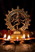 shiva nataraja met diwali lichten foto