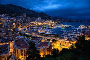 visie van Monaco in de nacht foto