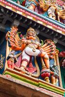 sculpturen Aan Hindoe tempel toren foto