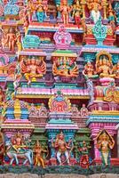 sculpturen Aan Hindoe tempel toren foto